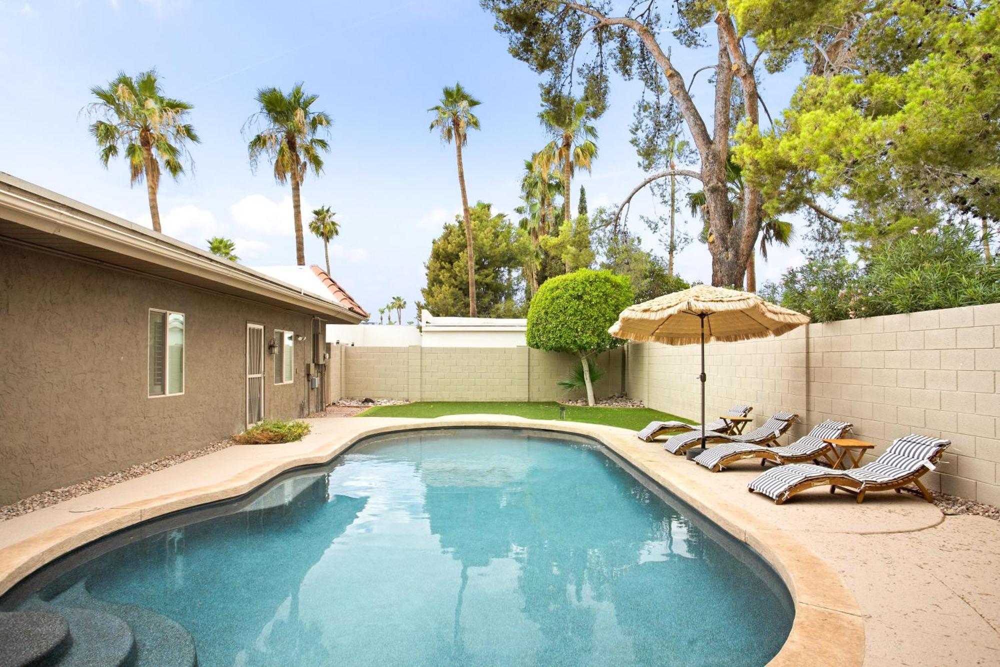 Eugie Retreat Professionally Designed Bohemian Dream With Pool Holiday home *